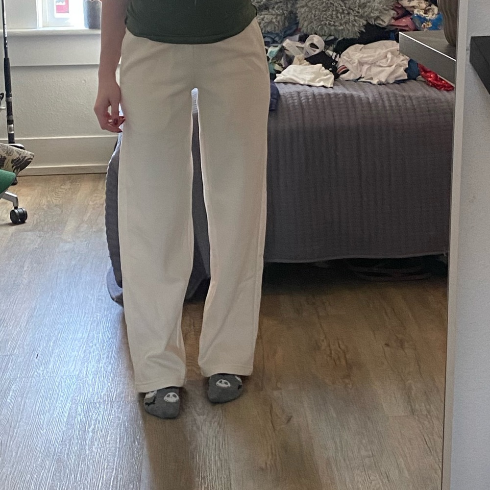 Fabletics beige sweat pants never worn